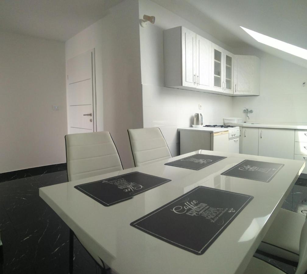 Sunshine Apartments Karlobag Extérieur photo