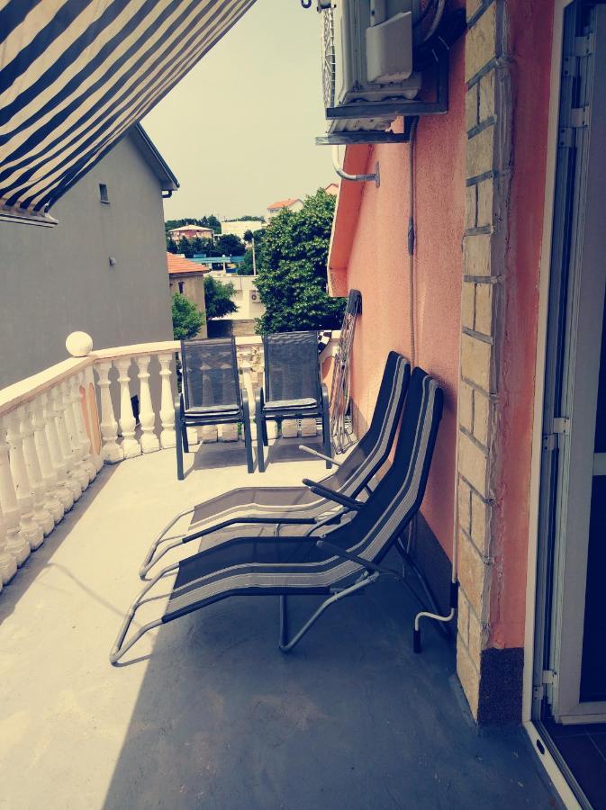 Sunshine Apartments Karlobag Extérieur photo