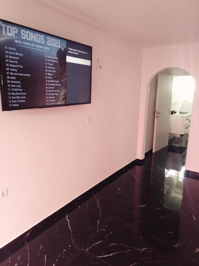 Sunshine Apartments Karlobag Extérieur photo